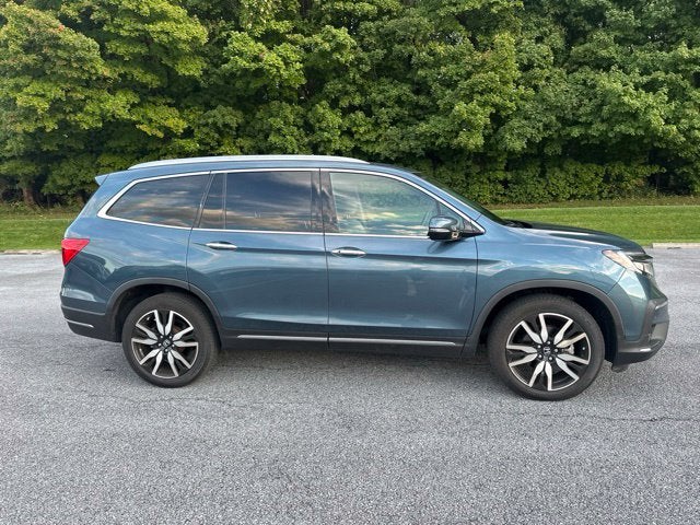 2022 Honda Pilot Touring 8 Passenger **CERTIFIED**