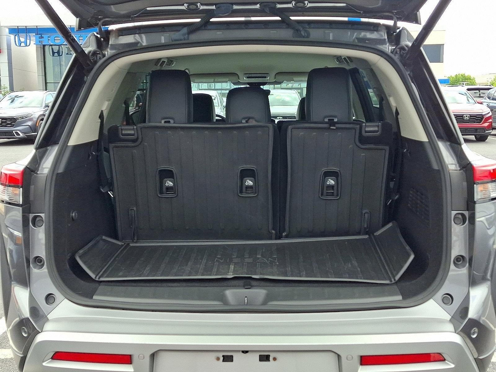 2023 Nissan Pathfinder SL 4WD