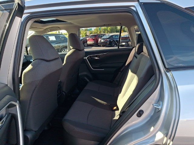 2022 Toyota RAV4 Hybrid XLE **LOW MILES**