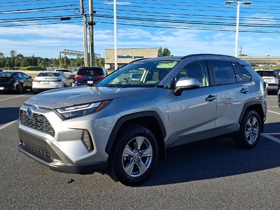 2022 Toyota RAV4 Hybrid XLE **LOW MILES**