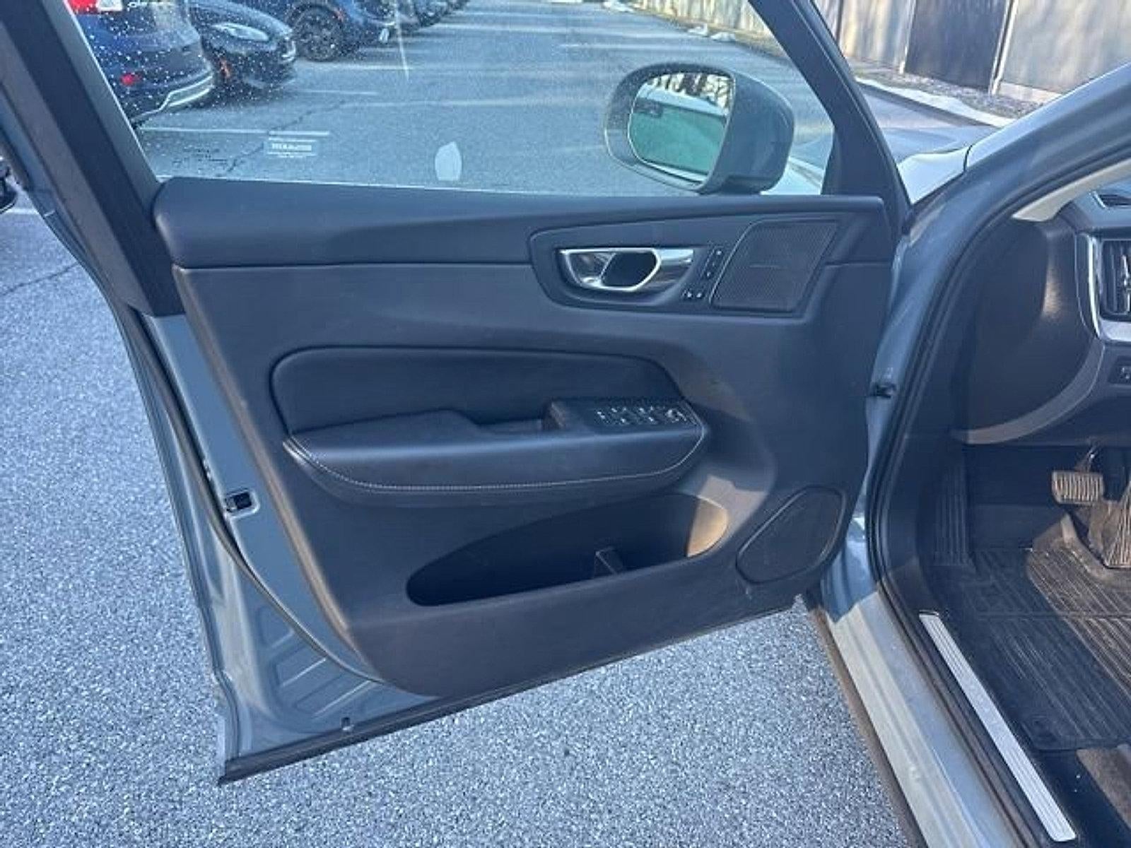 2022 Volvo XC60 B5 AWD Inscription