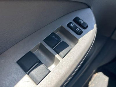 2013 Toyota Corolla 4dr Sdn Auto LE (Natl)