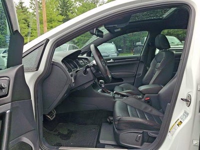 2017 Volkswagen Golf GTI 2.0T 4-Door SE DSG