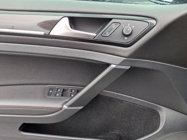 2017 Volkswagen Golf GTI 2.0T 4-Door SE DSG
