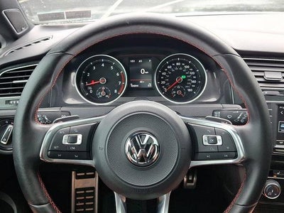 2017 Volkswagen Golf GTI 2.0T 4-Door SE DSG