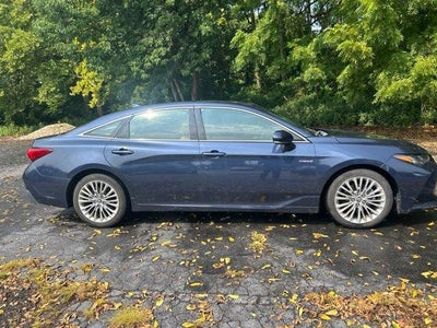 2019 Toyota Avalon Hybrid Limited (Natl)