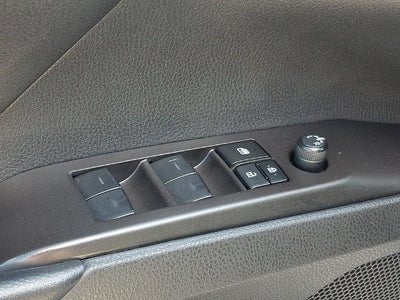 2023 Toyota Camry SE Auto (Natl)