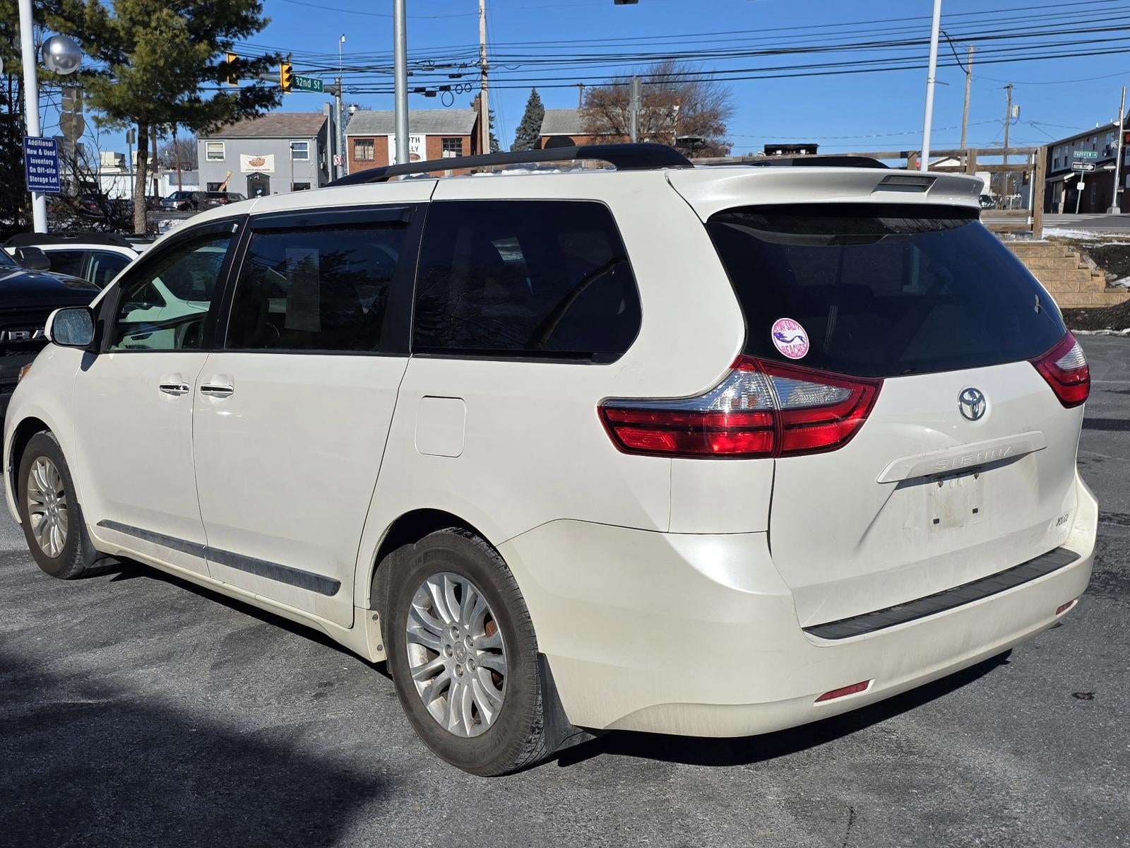 2015 Toyota Sienna 5dr 8-Pass Van XLE FWD (Natl)