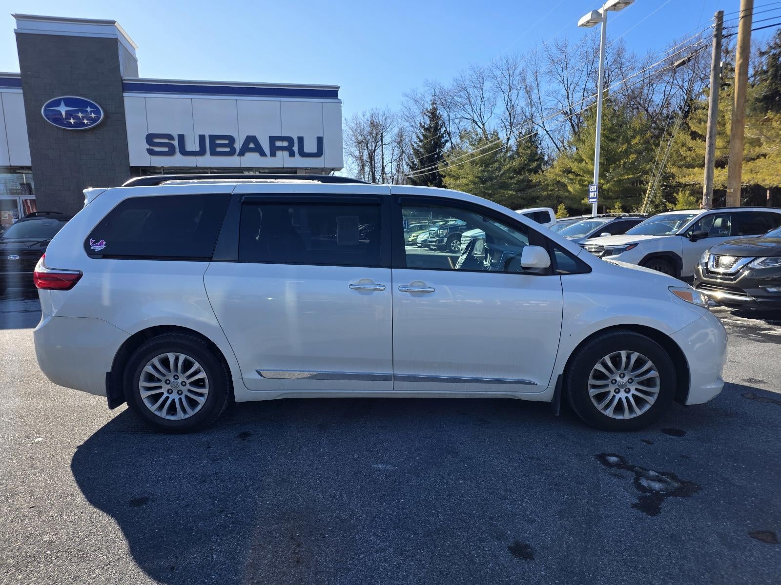 2015 Toyota Sienna 5dr 8-Pass Van XLE FWD (Natl)