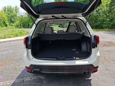 2023 Subaru Forester Premium CVT