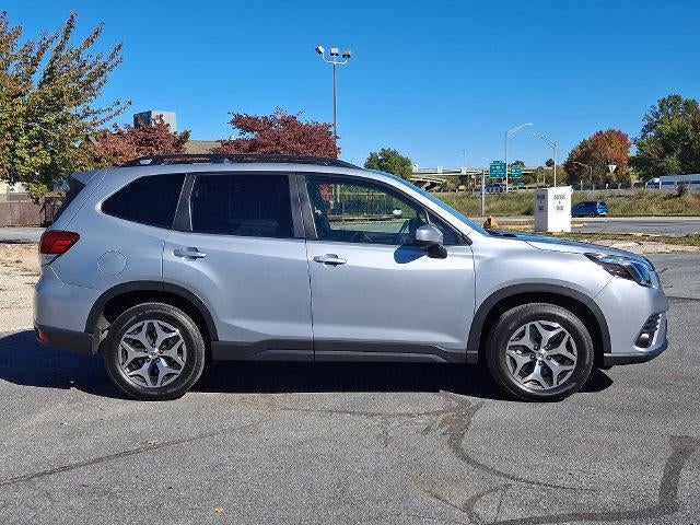 2022 Subaru Forester Premium CVT