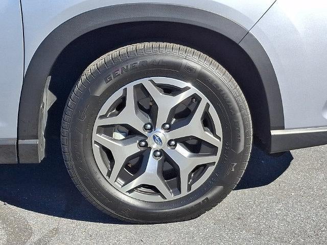 2022 Subaru Forester Premium CVT