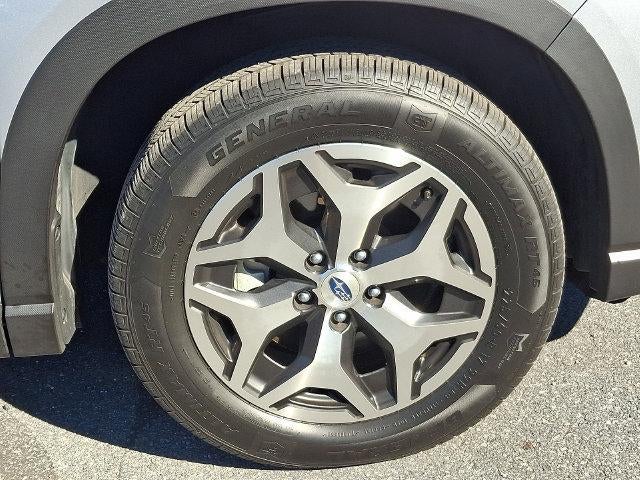 2022 Subaru Forester Premium CVT