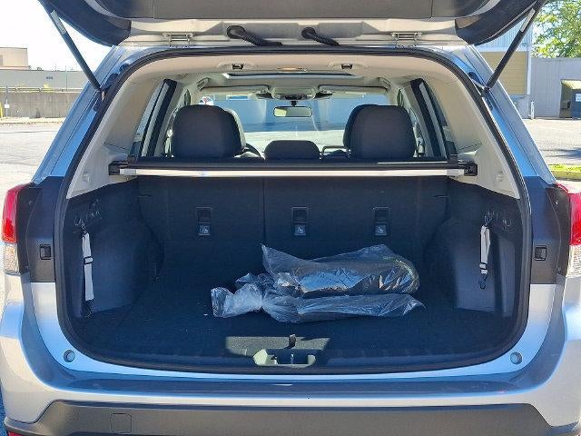 2022 Subaru Forester Premium CVT