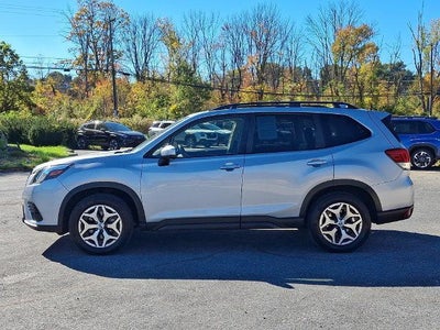 2022 Subaru Forester Premium CVT
