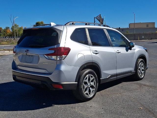 2022 Subaru Forester Premium CVT
