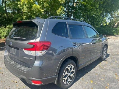 2022 Subaru Forester Premium CVT