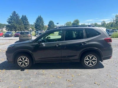 2022 Subaru Forester Premium CVT