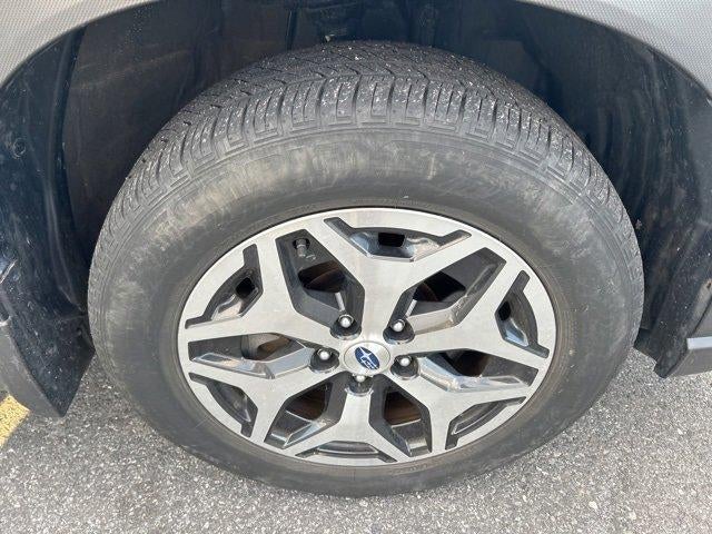 2023 Subaru Forester Premium CVT