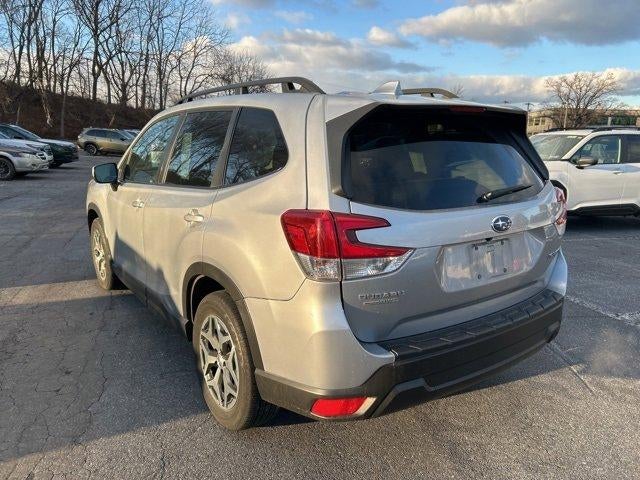 2023 Subaru Forester Premium CVT