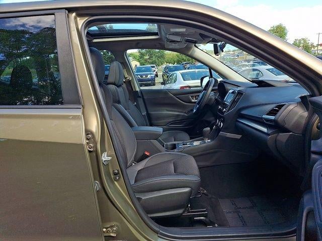 2023 Subaru Forester Premium CVT