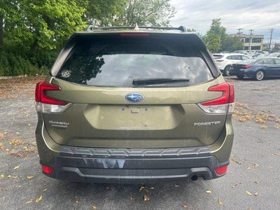 2023 Subaru Forester Premium CVT
