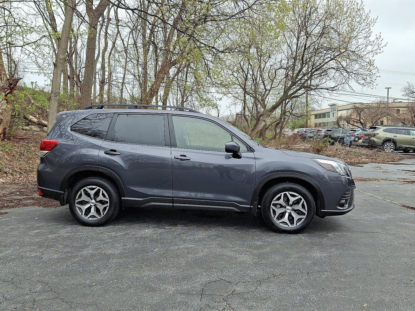 2023 Subaru Forester Premium CVT