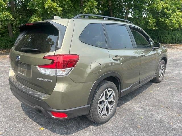 2022 Subaru Forester Premium CVT