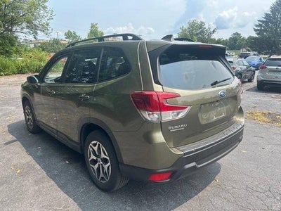2022 Subaru Forester Premium CVT