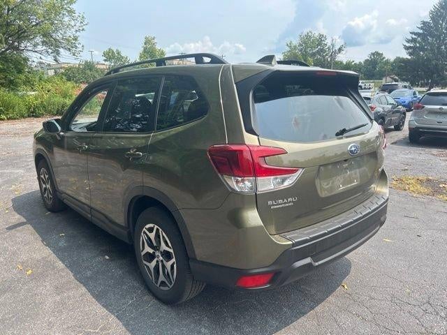 2022 Subaru Forester Premium CVT