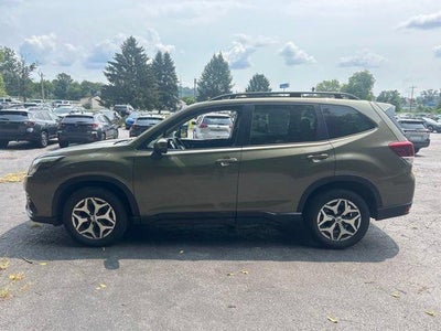 2022 Subaru Forester Premium CVT