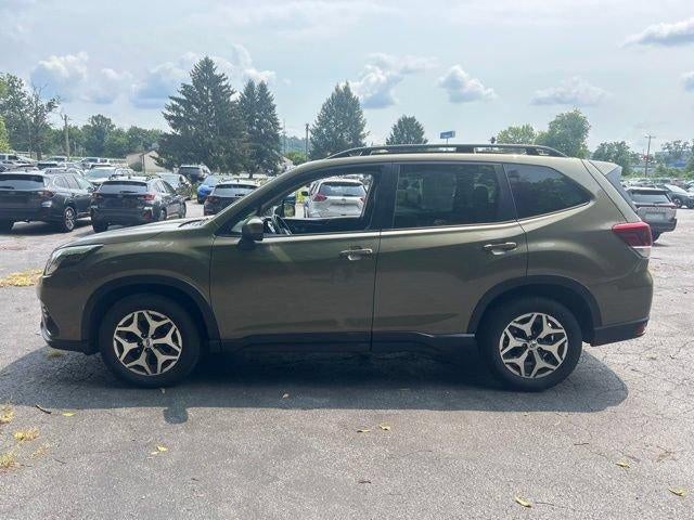 2022 Subaru Forester Premium CVT