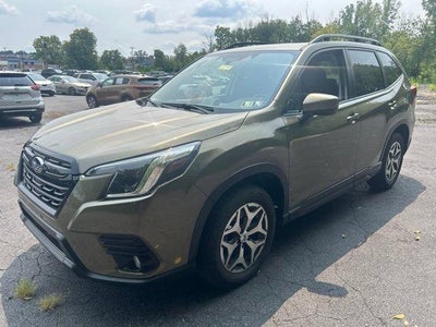 2022 Subaru Forester Premium CVT