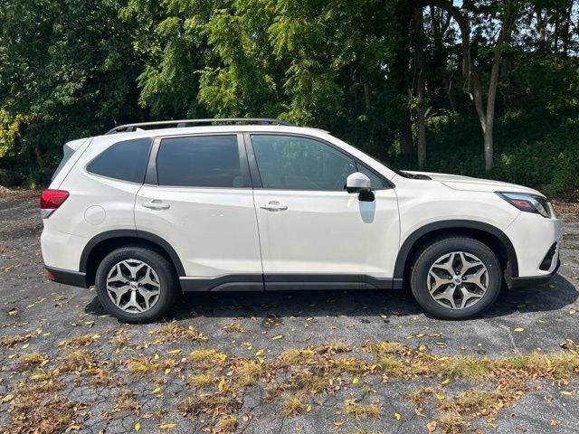 2023 Subaru Forester Premium CVT