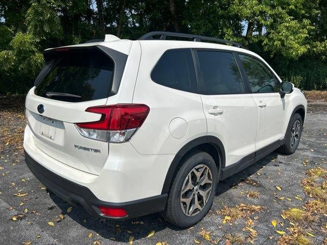 2023 Subaru Forester Premium CVT