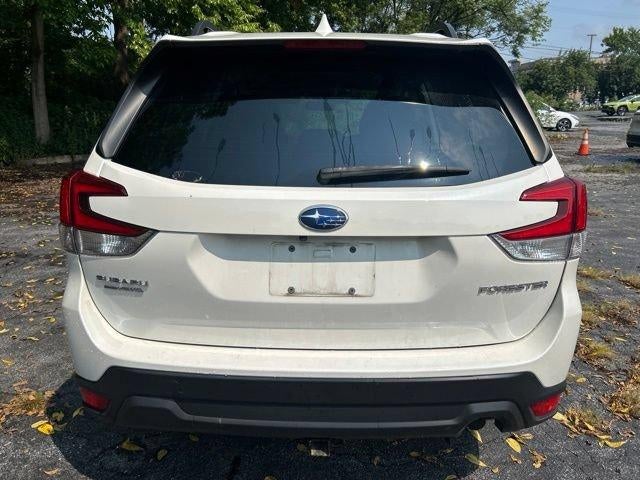 2023 Subaru Forester Premium CVT