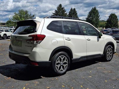 2023 Subaru Forester Premium CVT