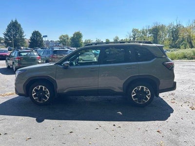 2025 Subaru Forester Premium AWD