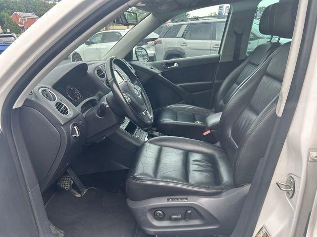 2011 Volkswagen Tiguan 4WD 4dr SEL 4Motion