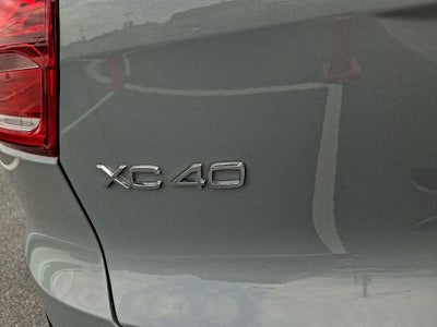 2025 Volvo XC40 B5 AWD Plus Bright Theme