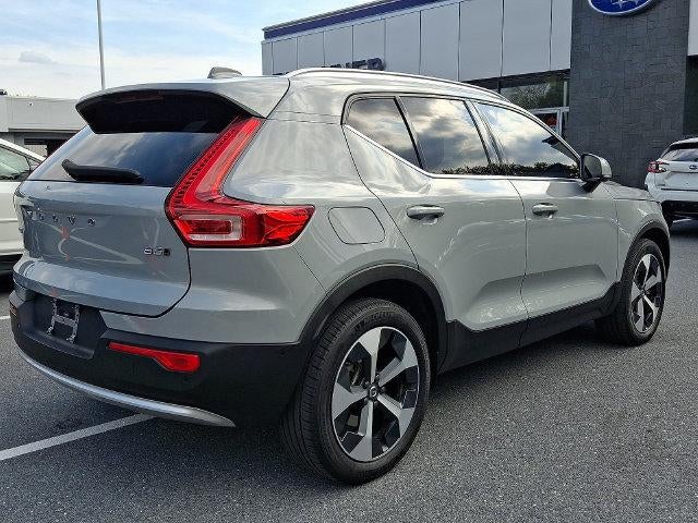 2025 Volvo XC40 B5 AWD Plus Bright Theme