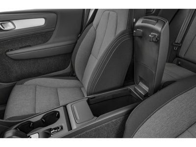 2025 Volvo XC40 B5 AWD Plus Bright Theme