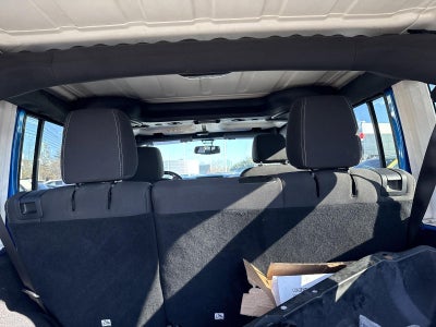 2015 Jeep Wrangler Unlimited 4WD 4dr Sahara