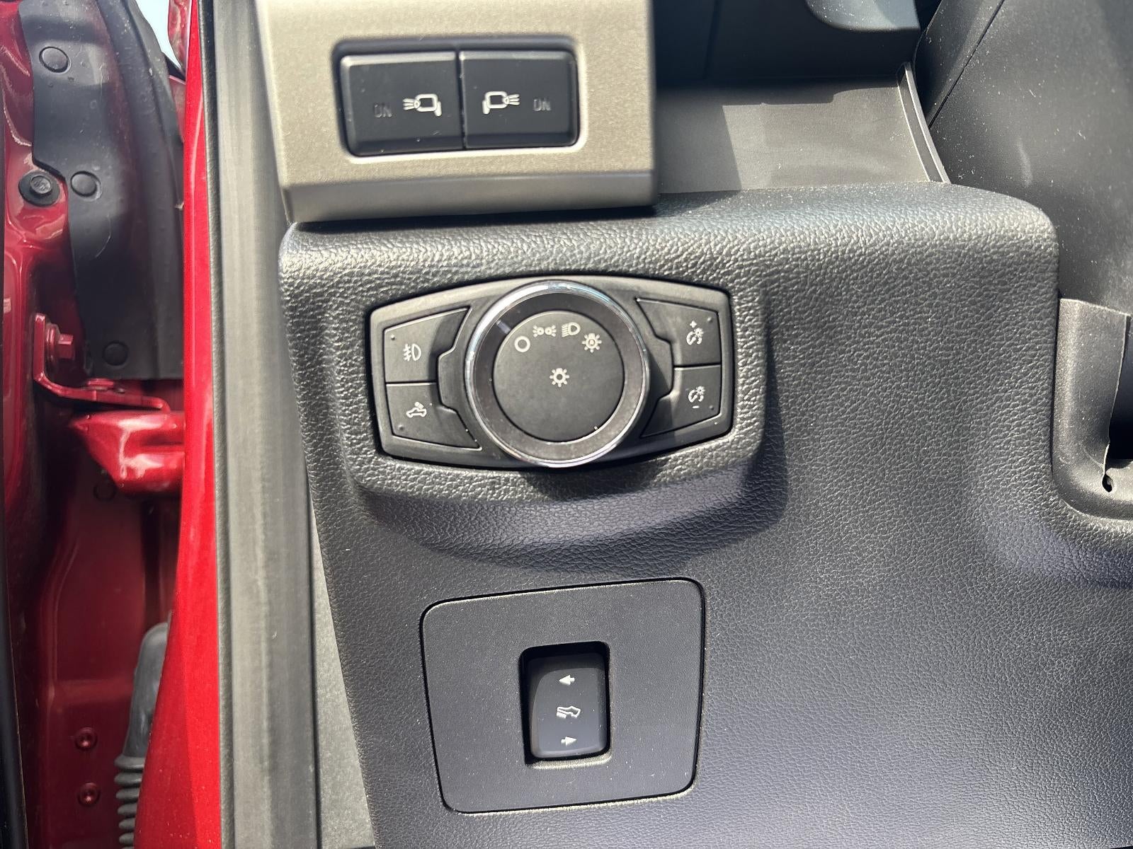 2016 Ford F-150 4WD SuperCrew 5-1/2 Ft Box Lariat