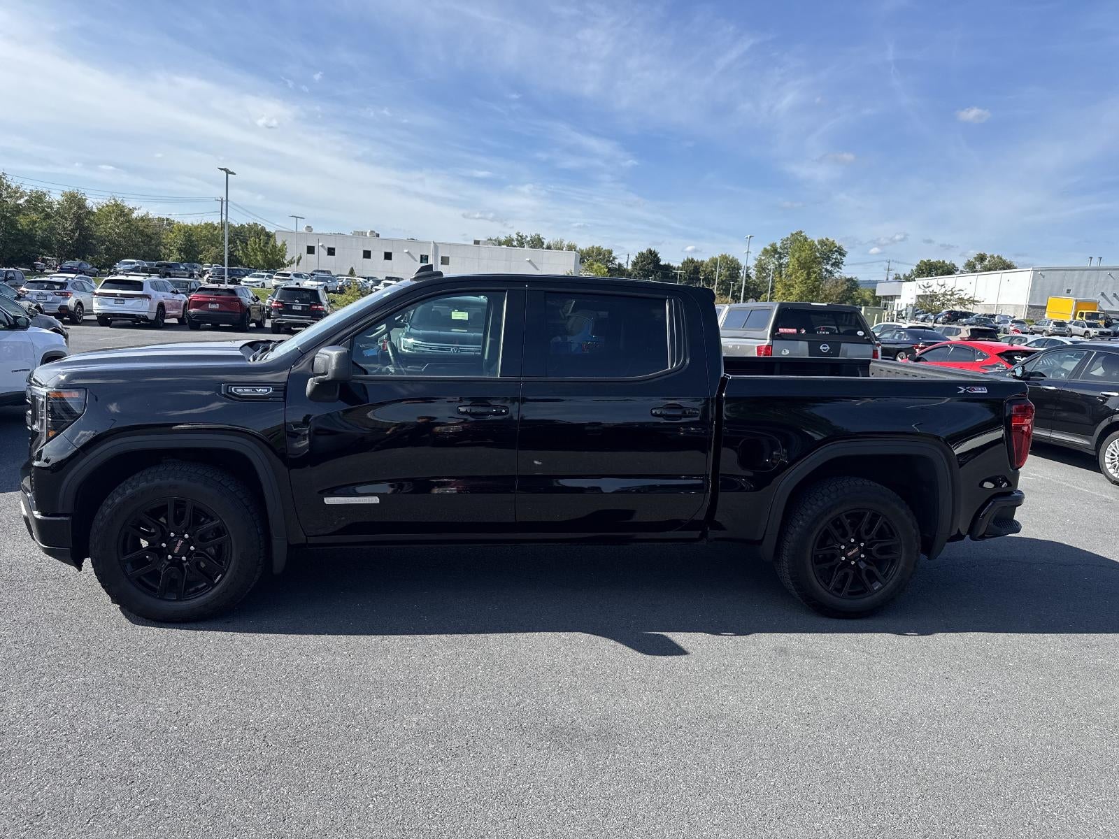 2025 GMC Sierra 1500 Crew Cab Short Box 4-Wheel Drive Elevation 3SB