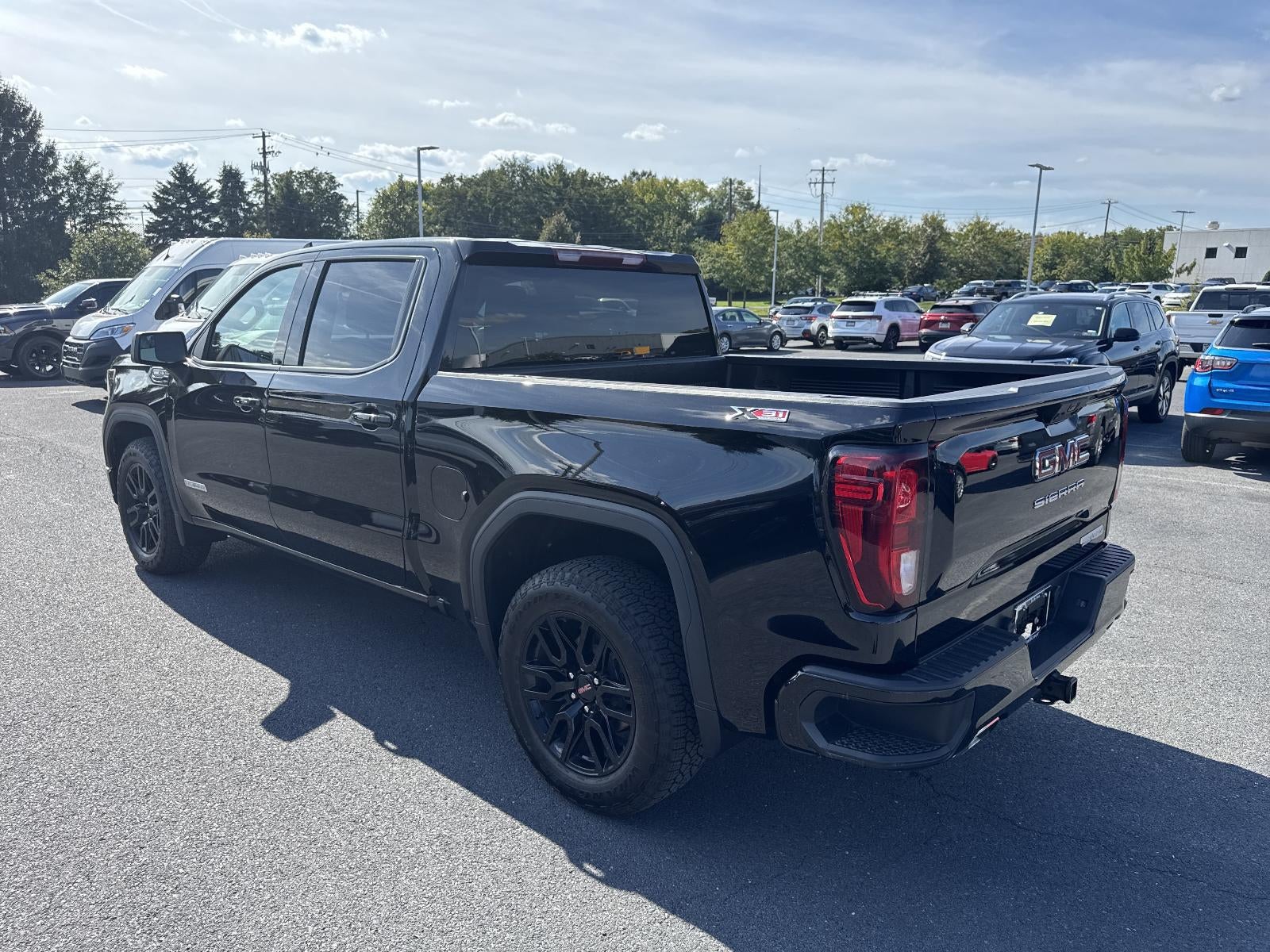 2025 GMC Sierra 1500 Crew Cab Short Box 4-Wheel Drive Elevation 3SB