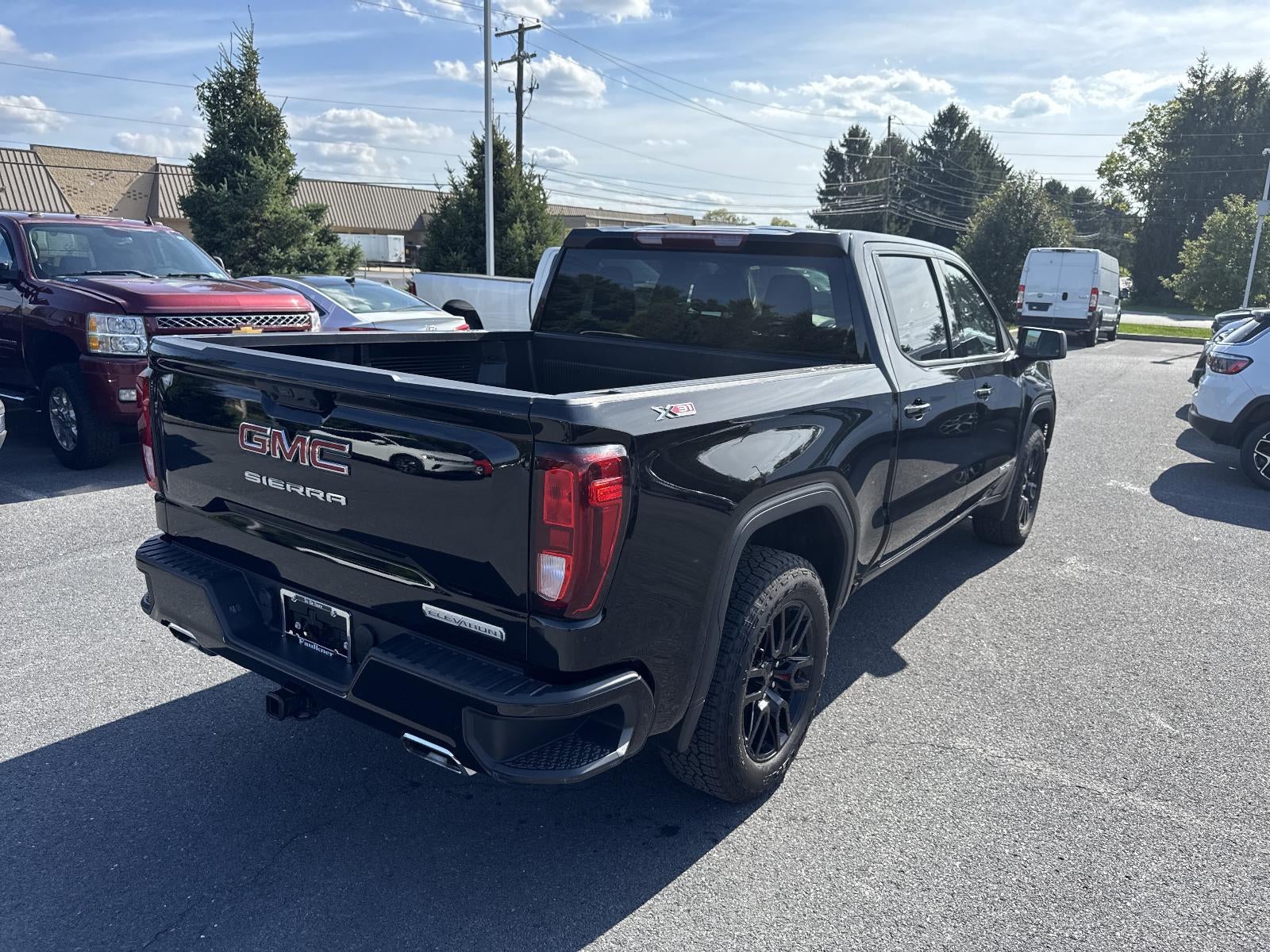 2025 GMC Sierra 1500 Crew Cab Short Box 4-Wheel Drive Elevation 3SB