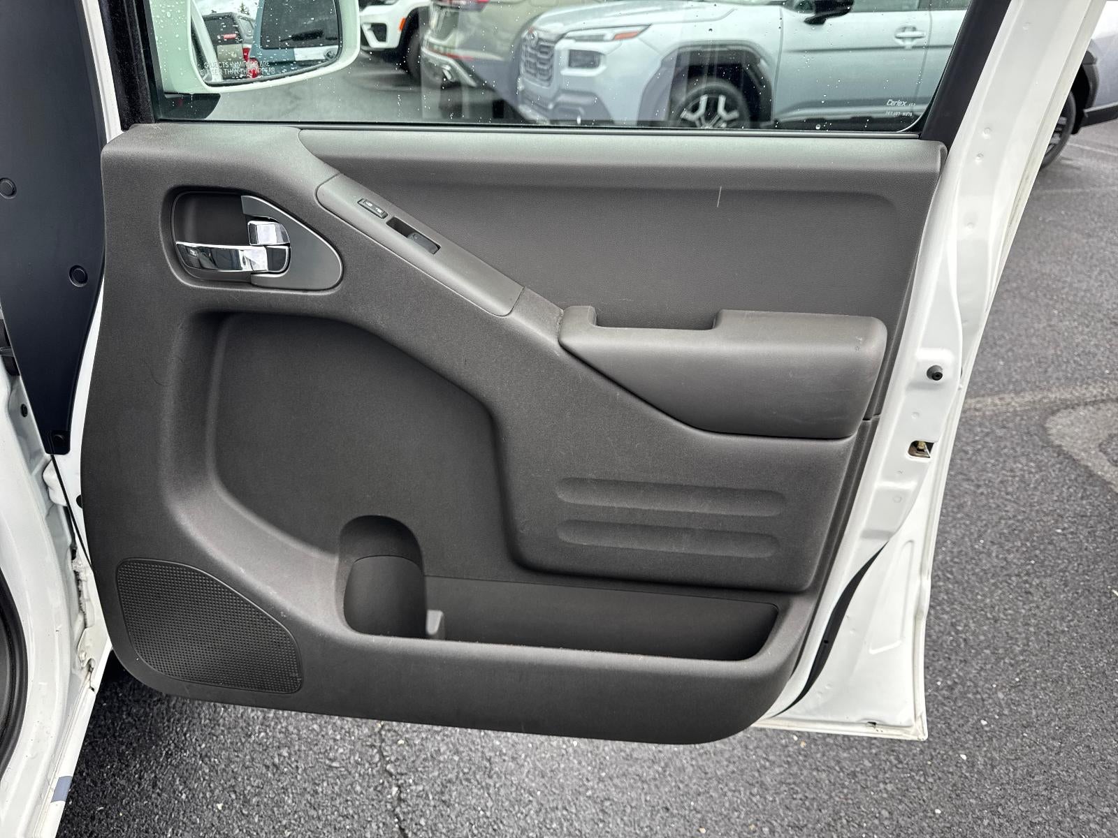 2015 Nissan Frontier 4WD King Cab Auto PRO-4X