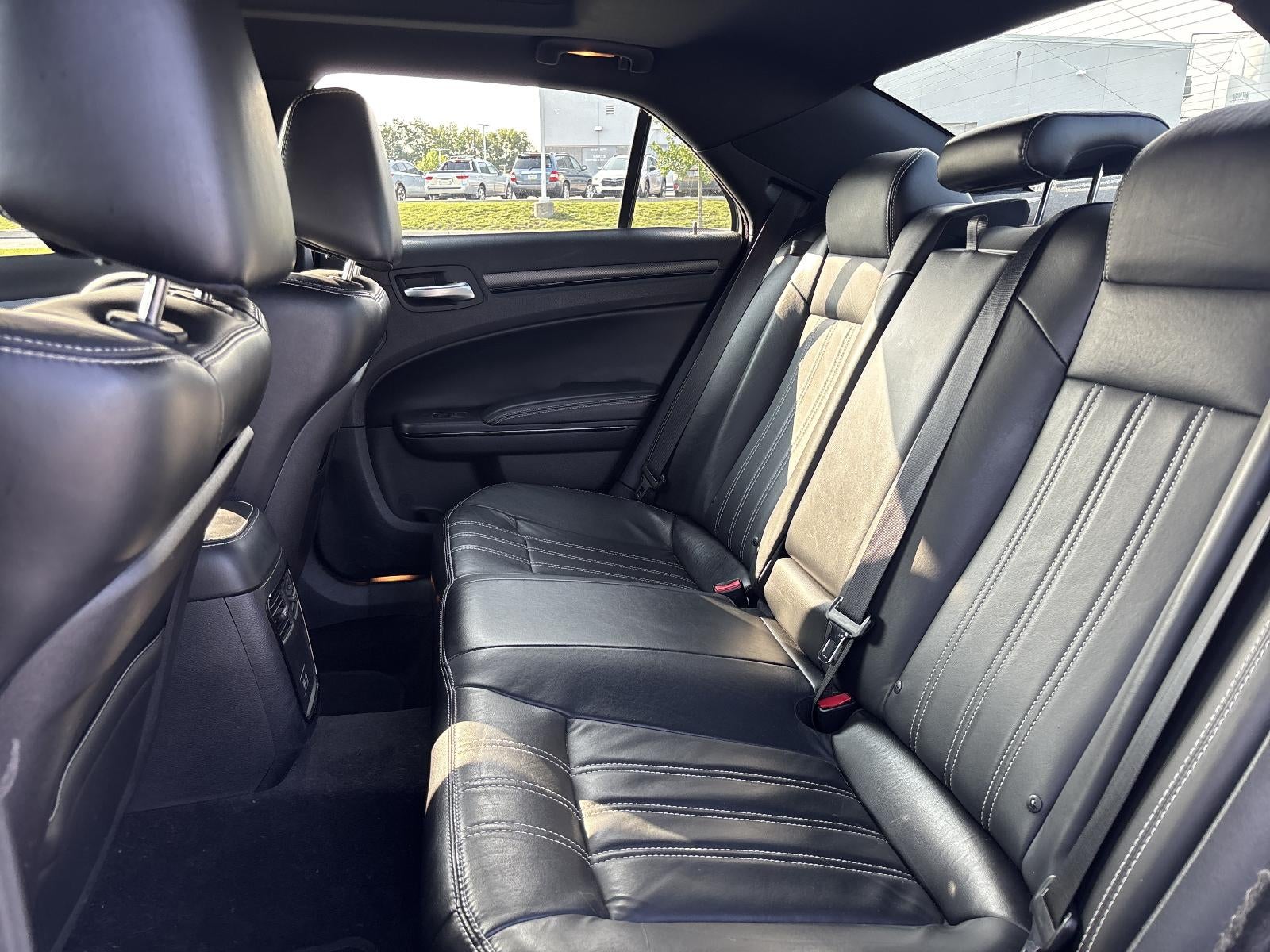 2016 Chrysler 300 4dr Sdn 300S AWD