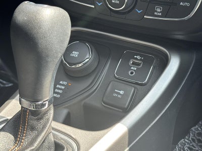 2020 Jeep Compass Latitude w/Sun/Safety Pkg 4x4